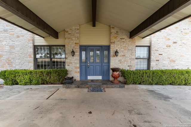 3590 County Road 4713, Lacoste, TX 78039