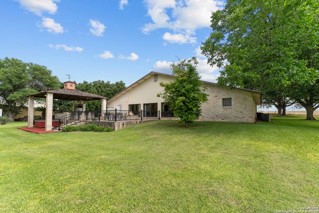 3590 County Road 4713, Lacoste, TX 78039