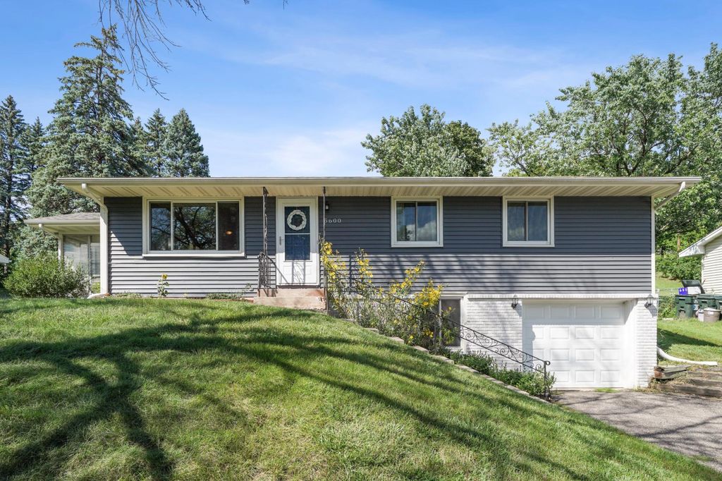 5600 W 107th Street, Bloomington, MN 55437