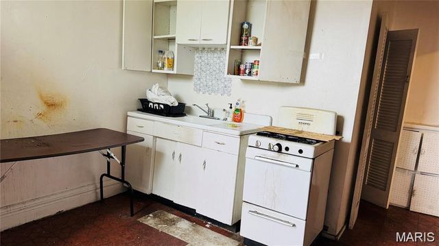 3744 Gravois Avenue, St Louis, MO 63116