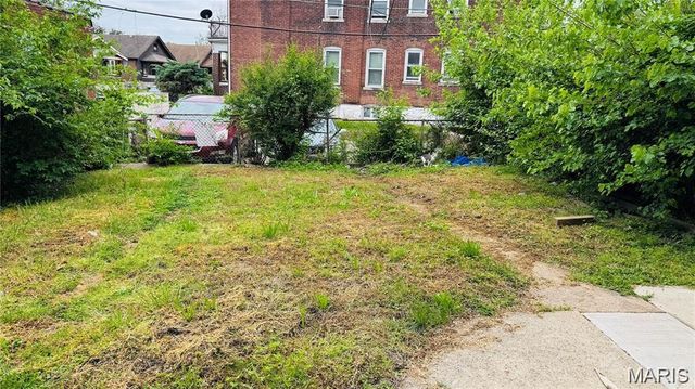 3744 Gravois Avenue, St Louis, MO 63116