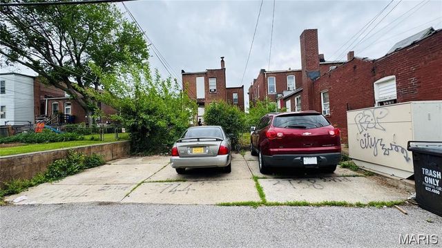 3744 Gravois Avenue, St Louis, MO 63116