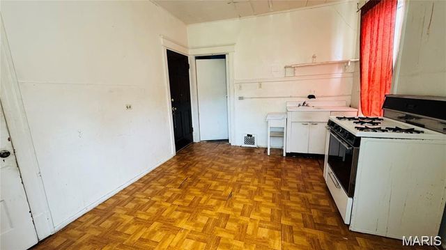 3744 Gravois Avenue, St Louis, MO 63116