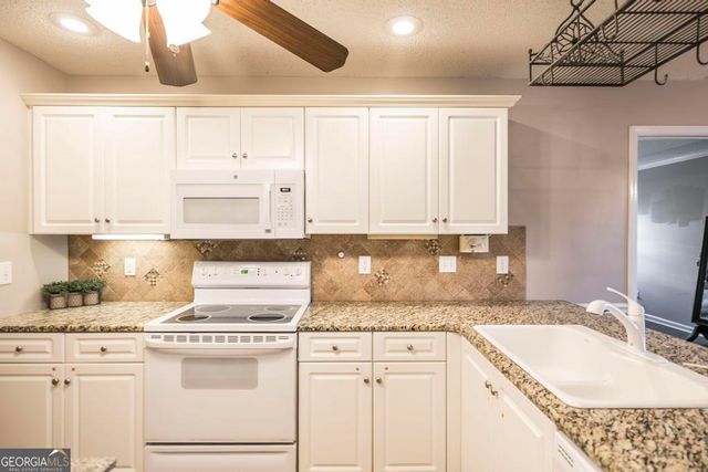 203 Cumberland Woods Terrace, Warner Robins, GA 31088