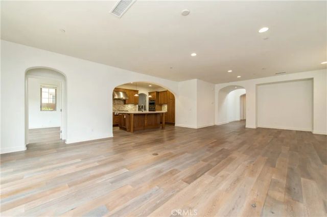 105 Tomato Springs, Irvine, CA 92618