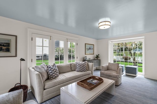 37 Lincoln St, Hingham, MA 02043