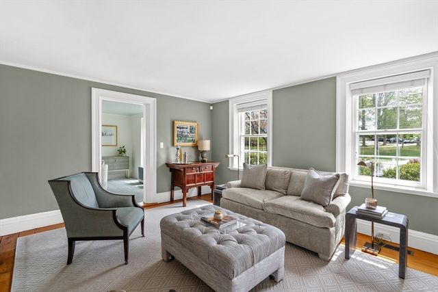 37 Lincoln St, Hingham, MA 02043