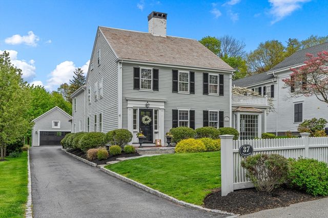 37 Lincoln St, Hingham, MA 02043