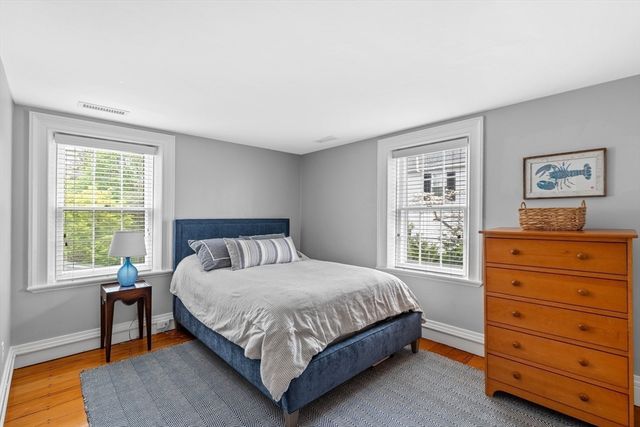 37 Lincoln St, Hingham, MA 02043