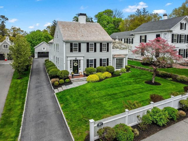37 Lincoln St, Hingham, MA 02043