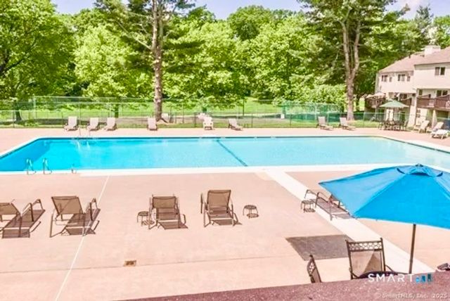 58 Blackhaw Drive 58, Cromwell, CT 06416