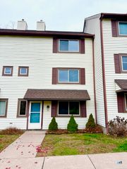 58 Blackhaw Drive 58, Cromwell, CT 06416