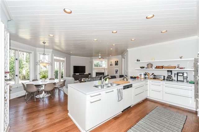 860 Carlton Ridge NE, Atlanta, GA 30342