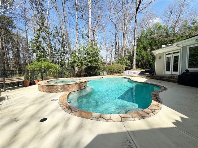 860 Carlton Ridge NE, Atlanta, GA 30342