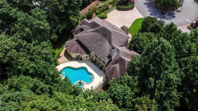 860 Carlton Ridge NE, Atlanta, GA 30342