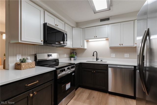 935 Canyon View Road 202, Sagamore Hills, OH 44067