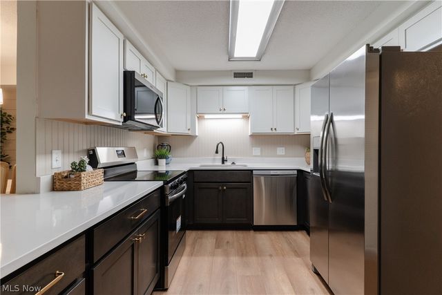 935 Canyon View Road 202, Sagamore Hills, OH 44067