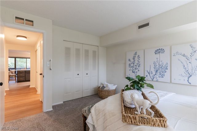 935 Canyon View Road 202, Sagamore Hills, OH 44067
