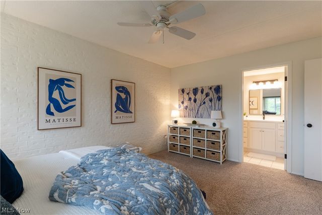 935 Canyon View Road 202, Sagamore Hills, OH 44067