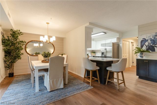 935 Canyon View Road 202, Sagamore Hills, OH 44067