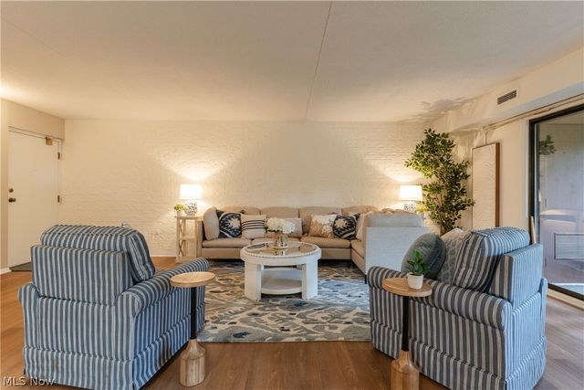 935 Canyon View Road 202, Sagamore Hills, OH 44067