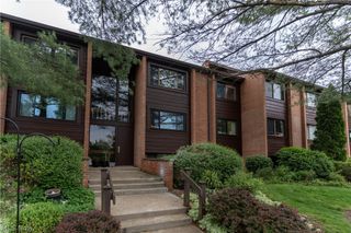 935 Canyon View Road 202, Sagamore Hills, OH 44067