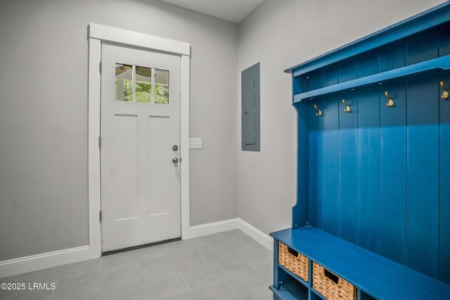 9 Attaway Lane, Beaufort, SC 29907