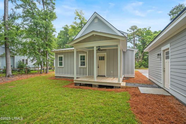 9 Attaway Lane, Beaufort, SC 29907