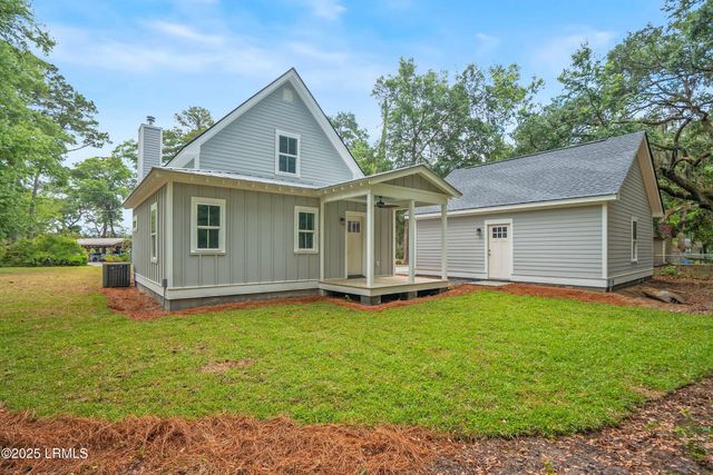 9 Attaway Lane, Beaufort, SC 29907