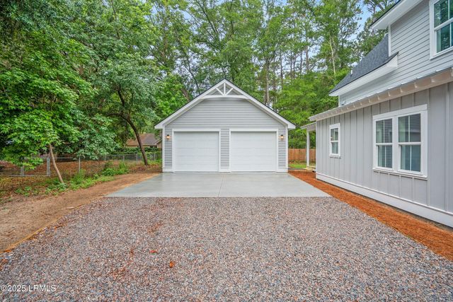 9 Attaway Lane, Beaufort, SC 29907