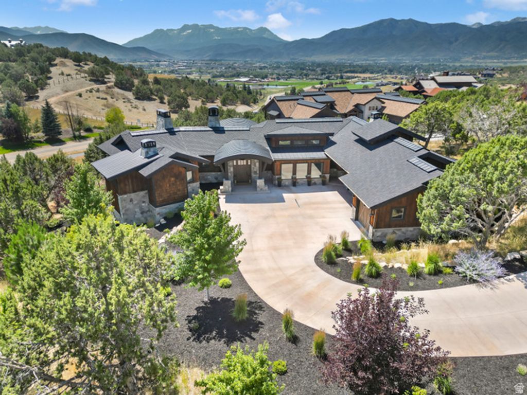 Image 2 of property listing at 228 N IBAPAH PEAK DR, Heber City, UT 84032