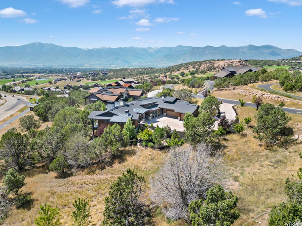 Image 4 of property listing at 228 N IBAPAH PEAK DR, Heber City, UT 84032