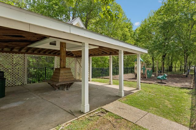 8502 Novak Ln, Nashville, TN 37211