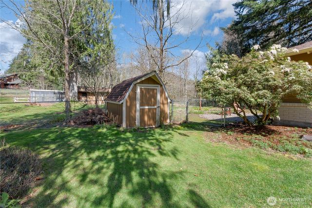 102 40 Crumb Road, Morton, WA 98356