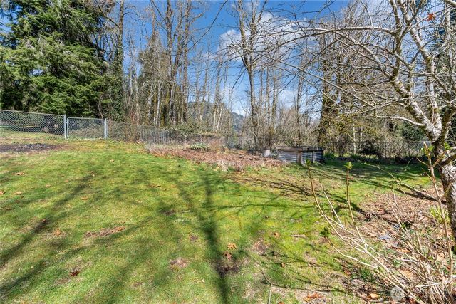 102 40 Crumb Road, Morton, WA 98356