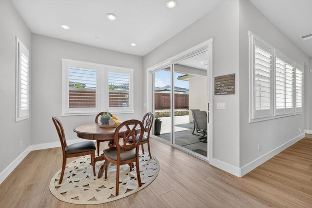 3520 Deer Park Dr, Folsom, CA 95630