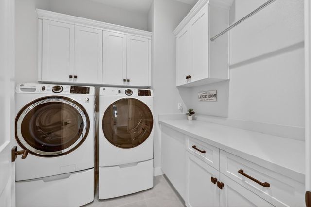 3520 Deer Park Dr, Folsom, CA 95630