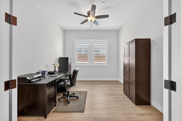 3520 Deer Park Dr, Folsom, CA 95630