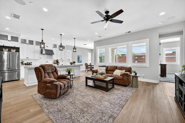 3520 Deer Park Dr, Folsom, CA 95630