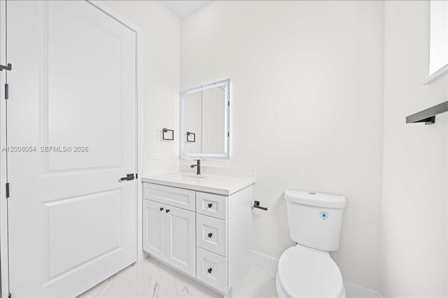 122 NE 11th Ter, Cape Coral, FL 33909