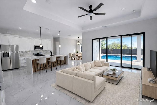 122 NE 11th Ter, Cape Coral, FL 33909