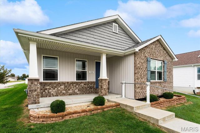 1768 Old Park Lane, Swansea, IL 62226