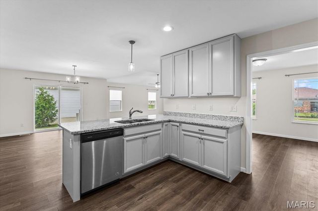 1768 Old Park Lane, Swansea, IL 62226