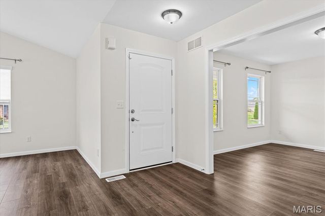 1768 Old Park Lane, Swansea, IL 62226