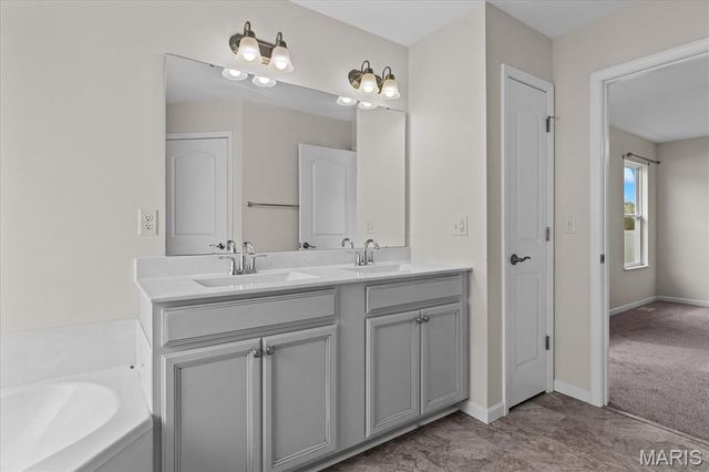 1768 Old Park Lane, Swansea, IL 62226