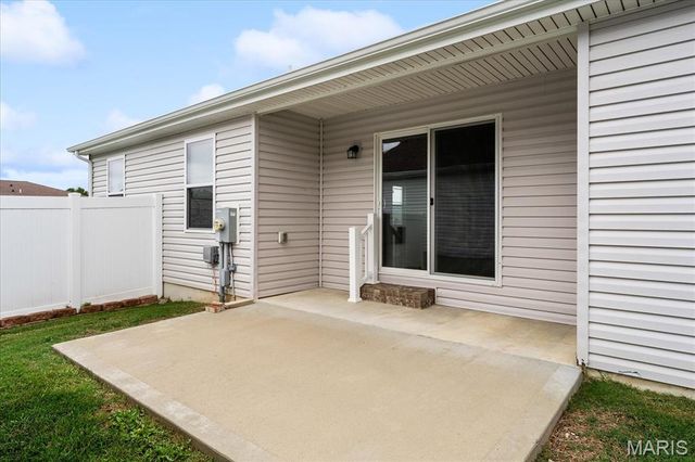 1768 Old Park Lane, Swansea, IL 62226
