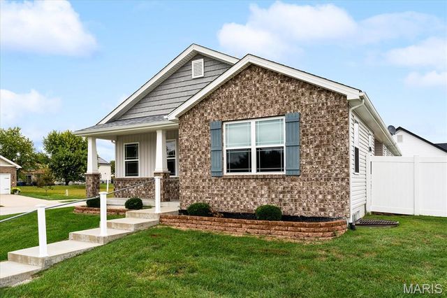 1768 Old Park Lane, Swansea, IL 62226