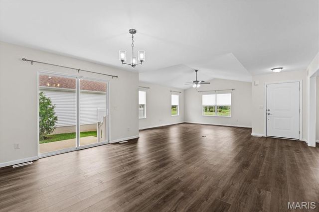 1768 Old Park Lane, Swansea, IL 62226