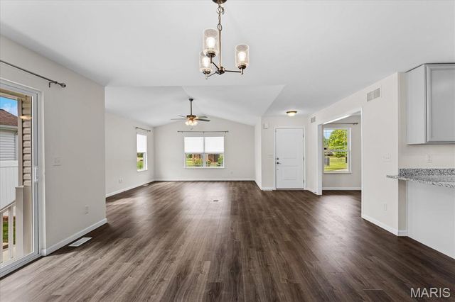 1768 Old Park Lane, Swansea, IL 62226