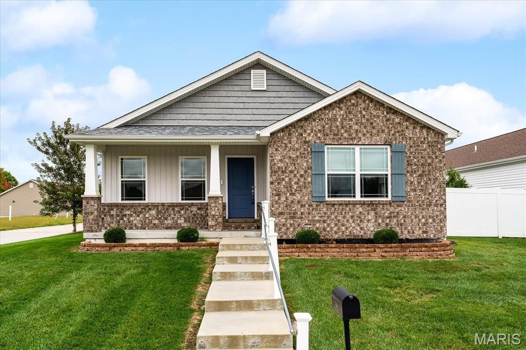 1768 Old Park Lane, Swansea, IL 62226